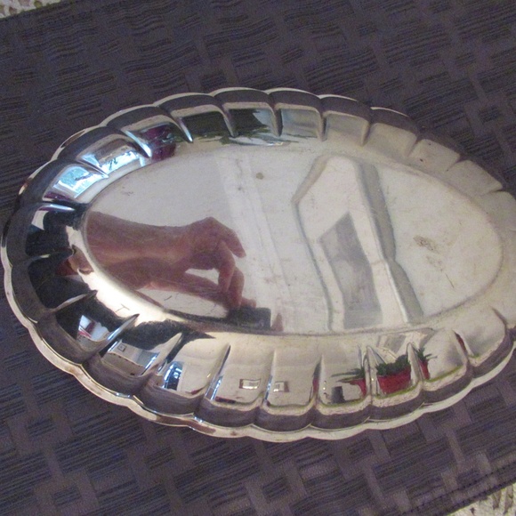 Wm. A Rogers Silver plate Oval Serving Dish- - Picture 5 of 9